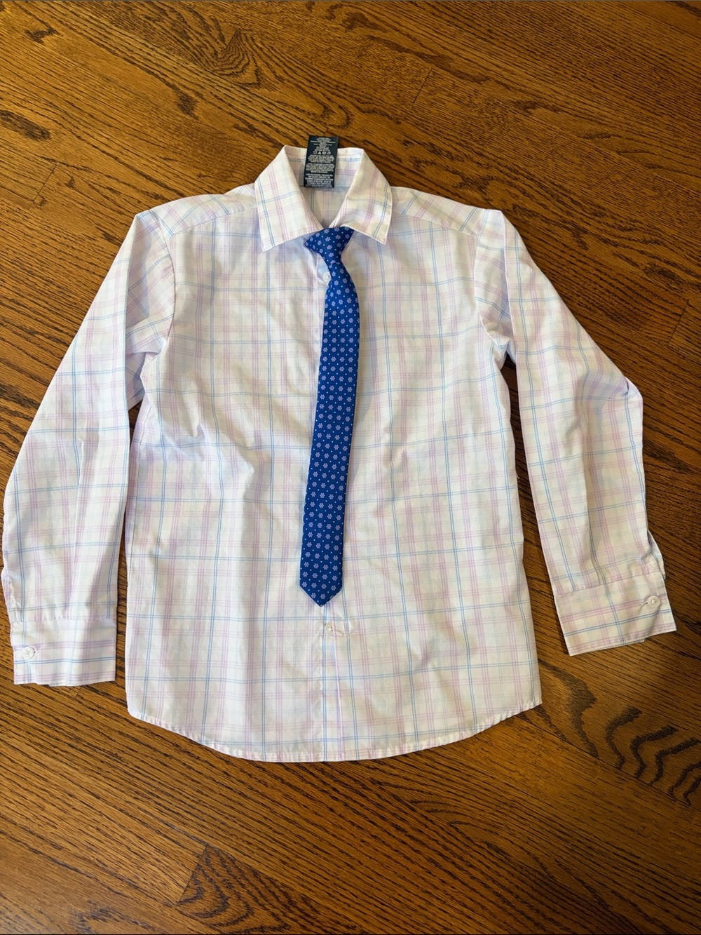 Boys IZOD l/s dress shirt with clip on tie